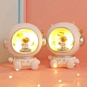 Astronaut rășină sculptura star lampa creative astronaut pusculita rășină ornament decor acasă mică lampă de noapte
